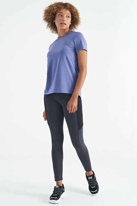 Damen lässiges T-Shirt mit Rundhalsausschnitt und seitlichen Schlitzen - Image 4