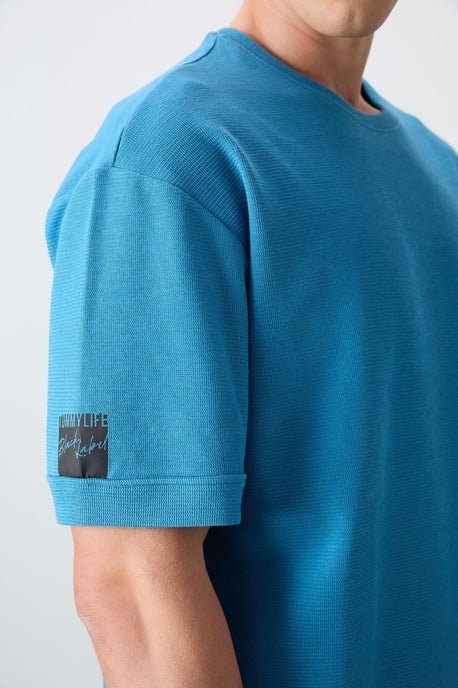 Herren Oversized Rundhals T-Shirt mit Patch - Image 4