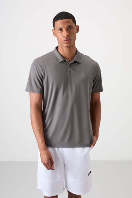 Herren Polo-Shirt mit Logo-Stickerei - Image 1