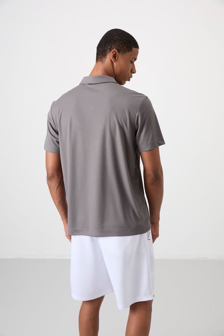 Herren Polo-Shirt mit Logo-Stickerei - Image 5