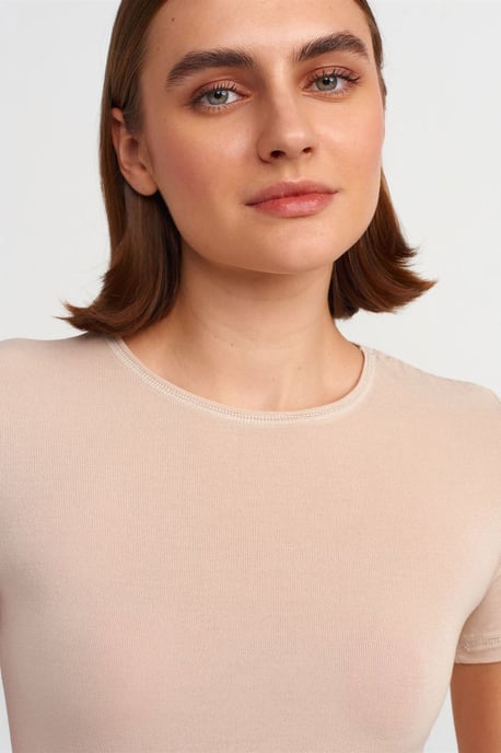 Damen Slim Fit Rundhals-T-Shirt - Image 4