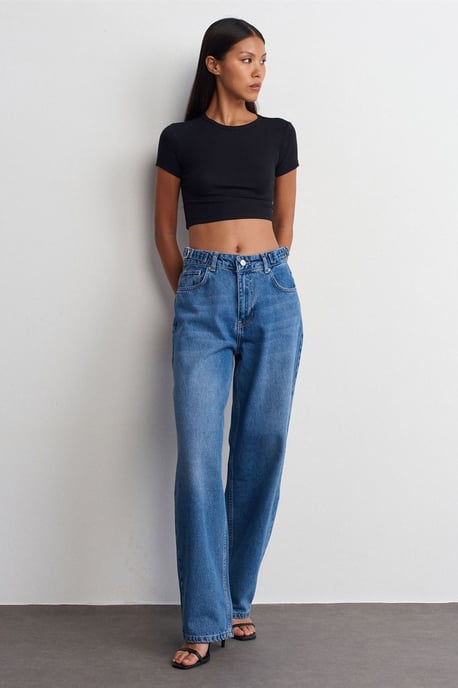 Damen Slim-Fit Crop Rundhalsausschnitt T-Shirt - Image 3