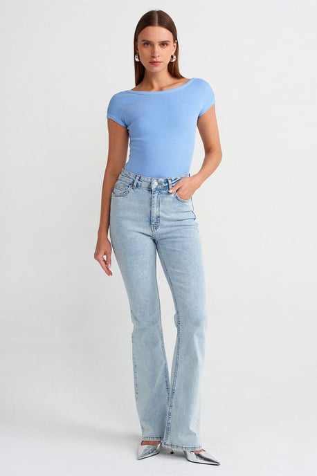 Damen Crop-Top mit Quadrat-Ausschnitt und Cut-Out - Image 3