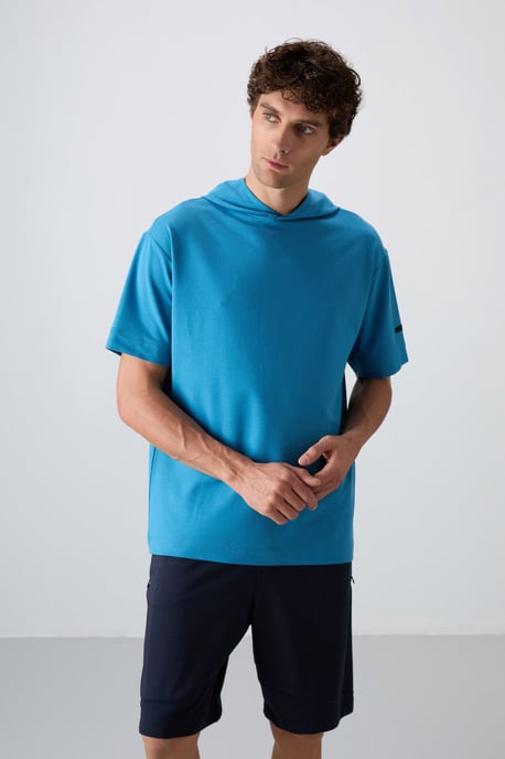Übergroßes Kapuzen-T-Shirt mit kurzen Ärmeln - Image 4