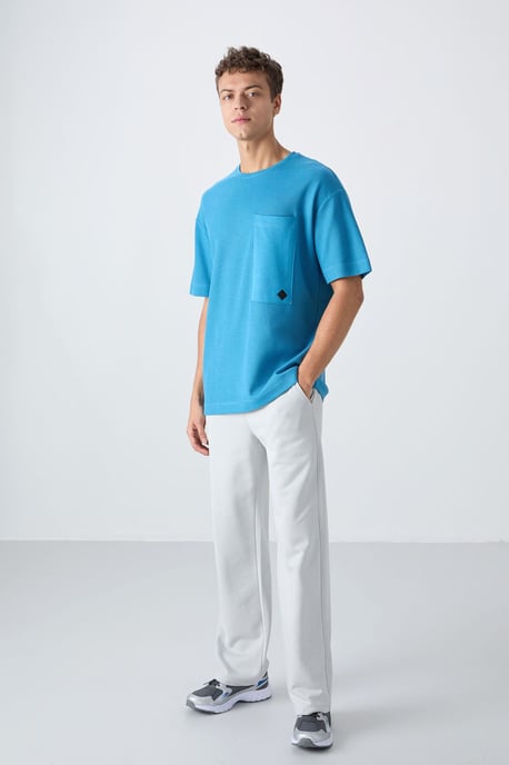 Übergrößen Baumwollmischung Rundhalsausschnitt T-Shirt mit Tasche - Image 2