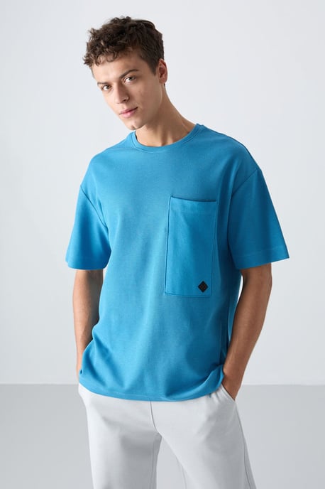 Übergrößen Baumwollmischung Rundhalsausschnitt T-Shirt mit Tasche - Image 4