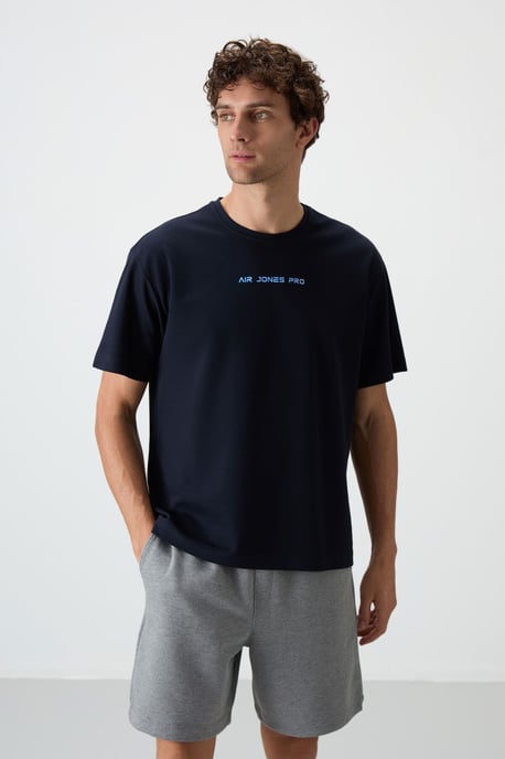 Tommy Life Übergröße bedrucktes Rundhals‑T‑Shirt - Marineblau - Image 1