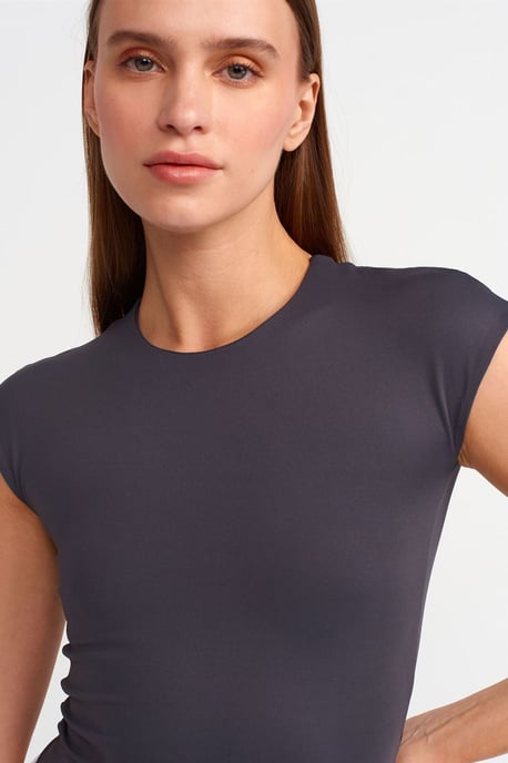 Damen Slim Fit Rundhals T-Shirt - Image 4