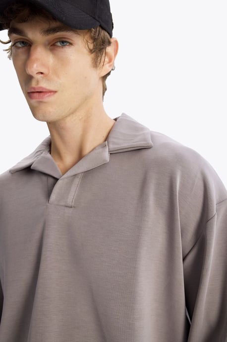 Herren Oversized Longsleeve T-Shirt mit offenem Kragen - Image 1