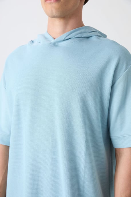Übergroßes Kapuzen-T-Shirt mit kurzen Ärmeln - Image 3