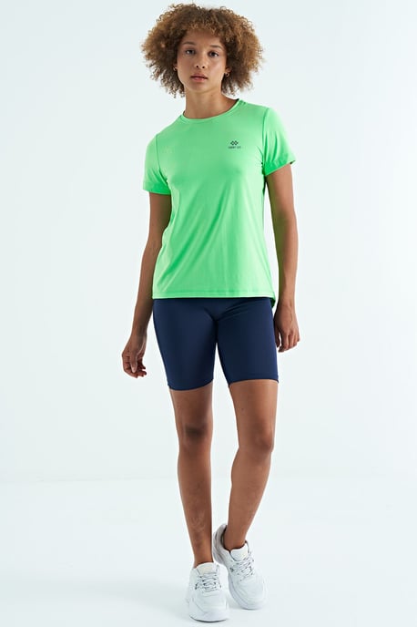 Damen entspanntes Crew-Neck T-Shirt mit seitlichen Schlitzen - Image 6
