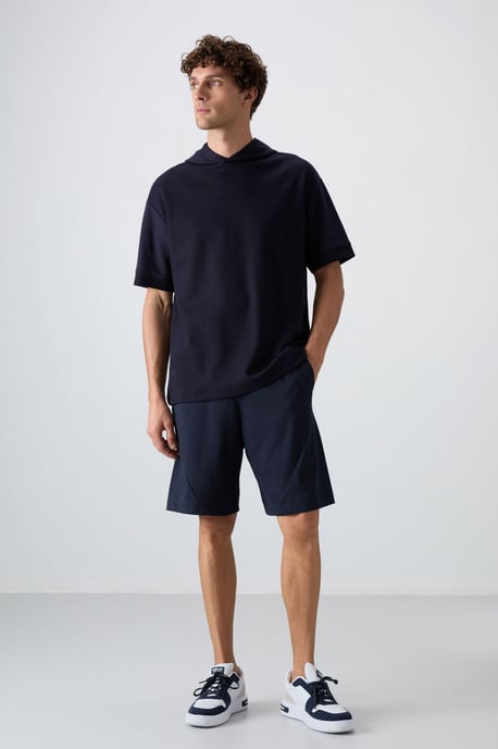 Übergroßes Kapuzen-T-Shirt mit kurzen Ärmeln - Image 4