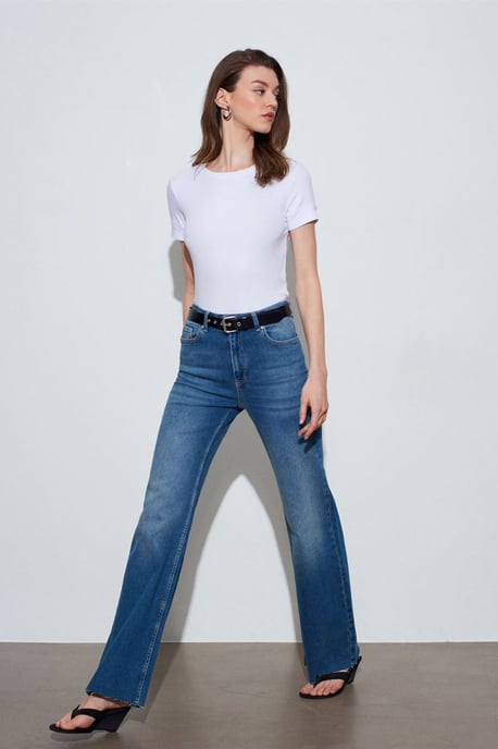Damen Slim Fit Rundhalsausschnitt T-Shirt - Image 4