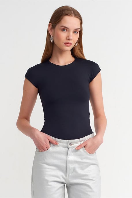 Damen Slim Fit Rundhalsausschnitt T-Shirt - Image 3