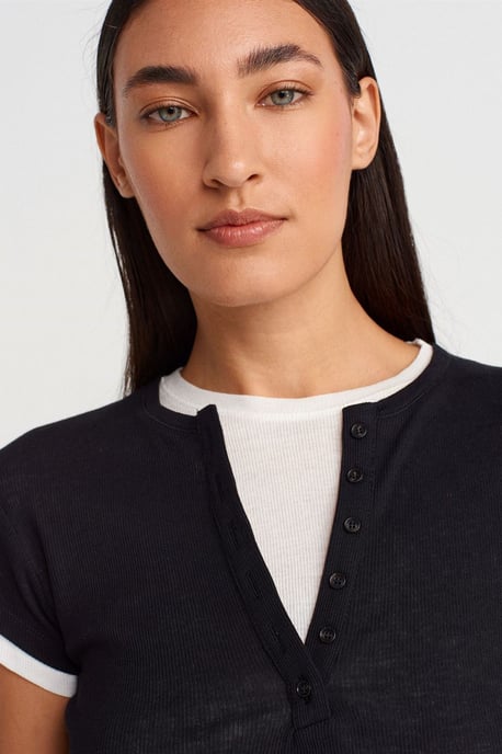 Damen Baumwoll V-Ausschnitt Button T-Shirt - Image 2