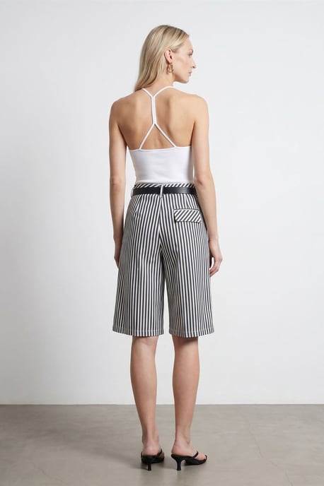 Damen Hochtaillierte Gestreifte Gürtelschnitten Shorts - Image 2
