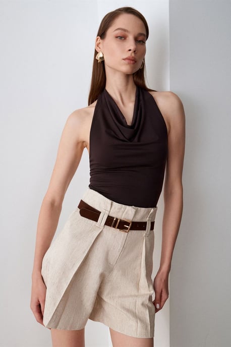 Hochtaillierte, bundelastische, weitgeschnittene Tailor-Shorts - Image 3