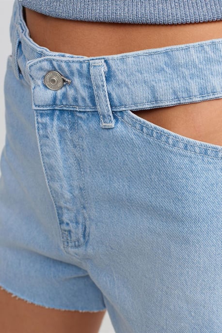 Hochtaillierte Baumwoll-Denim-Mom-Shorts mit Cut-Out-Details - Image 4