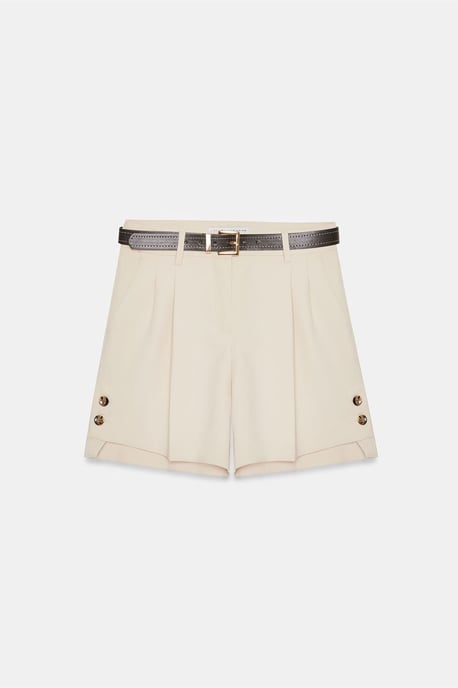 Hochtaillierte, maßgeschneiderte Kreppshorts mit Gürtel - Image 5