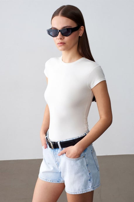 Hochtaillierte Baumwolljeansshorts - Image 3