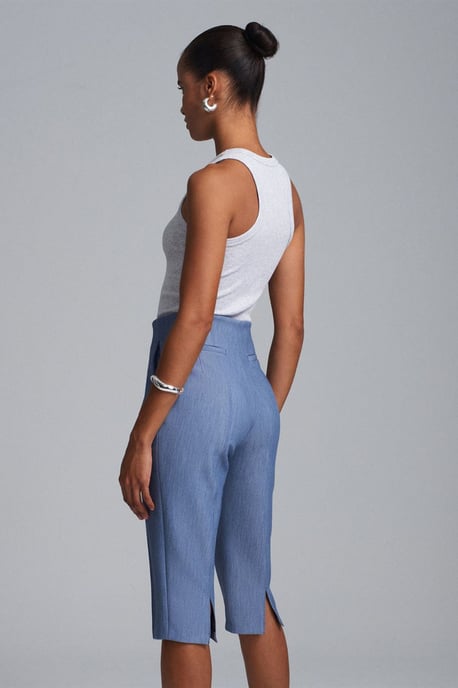 Hochtaillierte Gerade Capri-Shorts mit Schlitz - Image 2