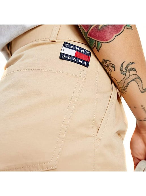 Tommy Jeans Shorts für Damen mit Logo-Aufnäher - Image 4