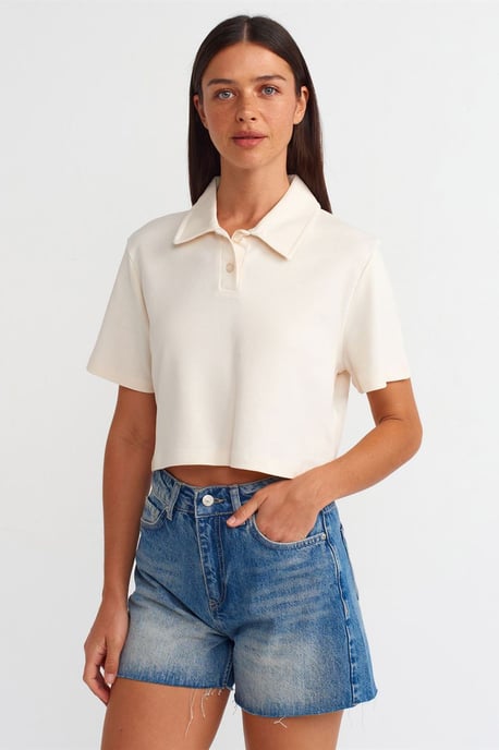 Hoch geschnittene Denim-Shorts mit Knopfverschluss - Image 3