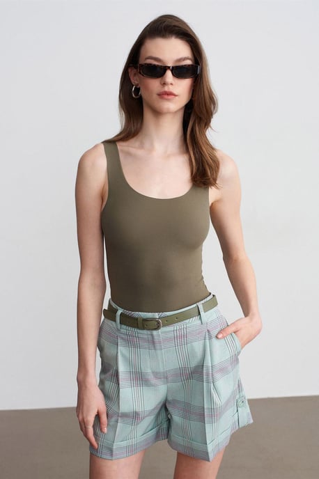 Hochbund-Plissee-Shorts mit Gürtel - Image 3