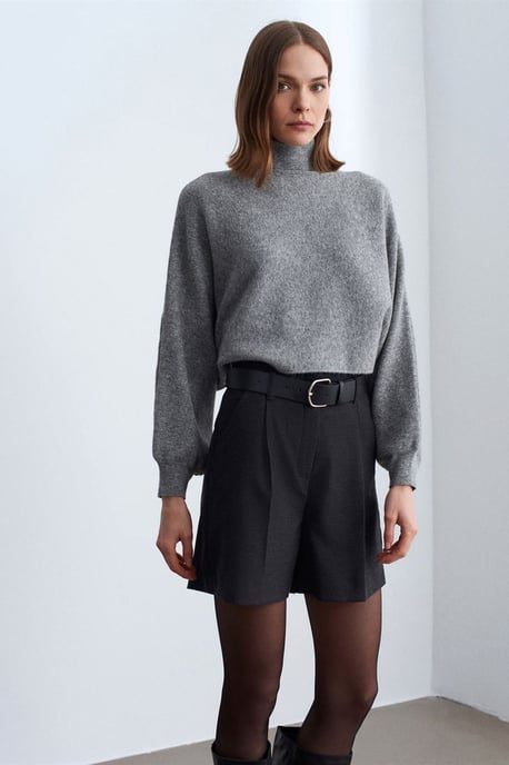 Hochtaillierte, bundelastische, weitgeschnittene Tailor-Shorts - Image 3