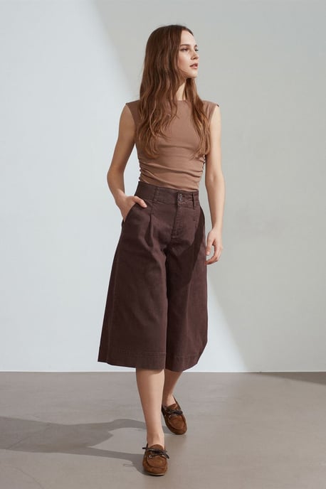 Hüfthohe Weite Jeansshorts - Image 4