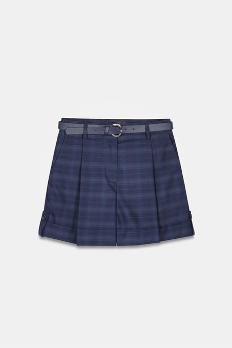 Hochtaillierte, maßgeschneiderte Kreppshorts mit Gürtel - Image 5