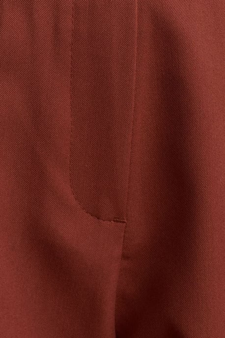 Hoch taillierte Shorts mit Gürtel - Image 4