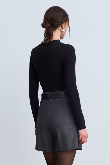 Hochtaillierte, bundelastische, weitgeschnittene Tailor-Shorts - Image 3