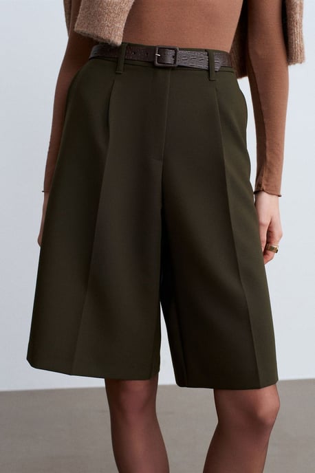 Hochtaillierte Breite-Shorts mit Gürtel - Image 4