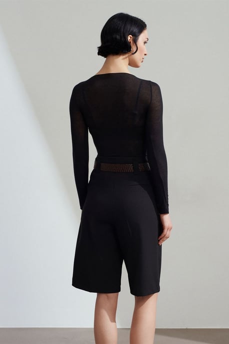 Hochtaillierte, bundelastische, weitgeschnittene Tailor-Shorts - Image 2