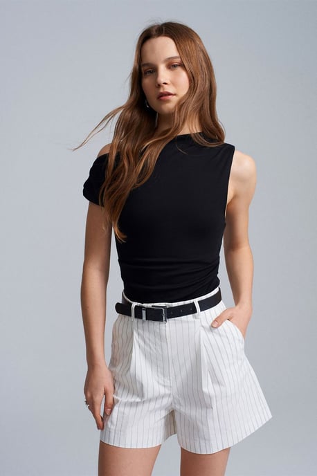 Damen Hochtaillierte gestreifte Shorts mit Gürtel - Image 3