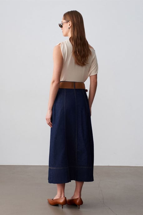 Hochgeschnittener A-Linien-Jeans-Maxi-Rock mit Gürtel - Image 2