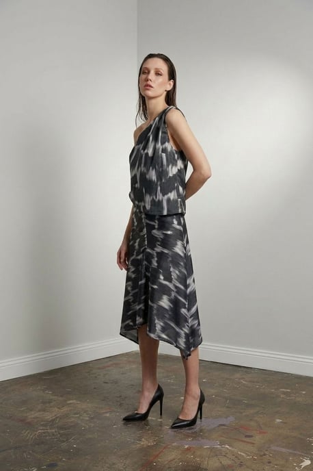 Asymmetrisches Satinblusen- und Midikleid-Set - Image 2