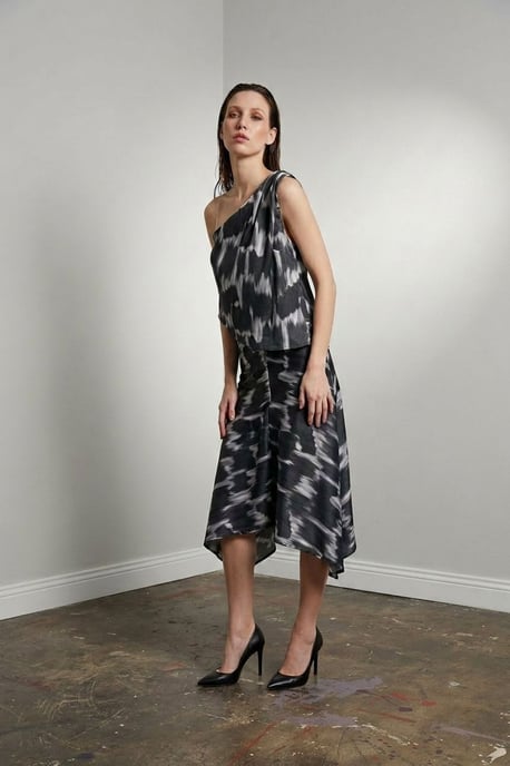 Asymmetrisches Satinblusen- und Midikleid-Set - Image 5