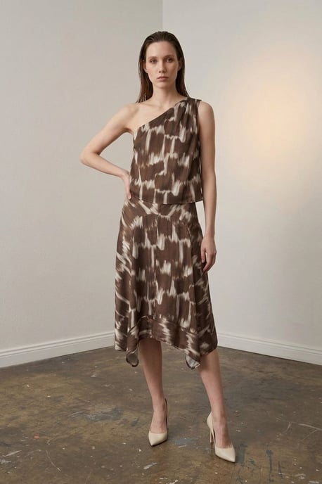 Asymmetrisches Satinblusen- und Midikleid-Set - Image 4