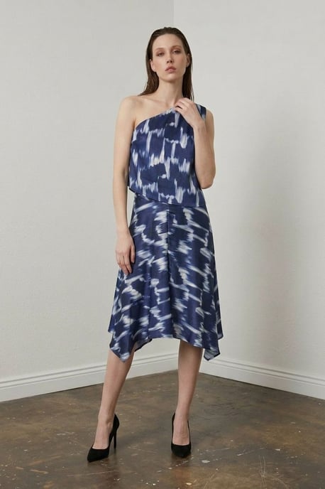 Asymmetrisches Satin-Blusen- und Midi-Rock-Set - Image 3