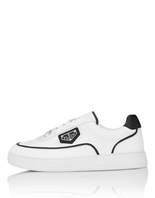Low-Top Sneakers Triangle - Image 4