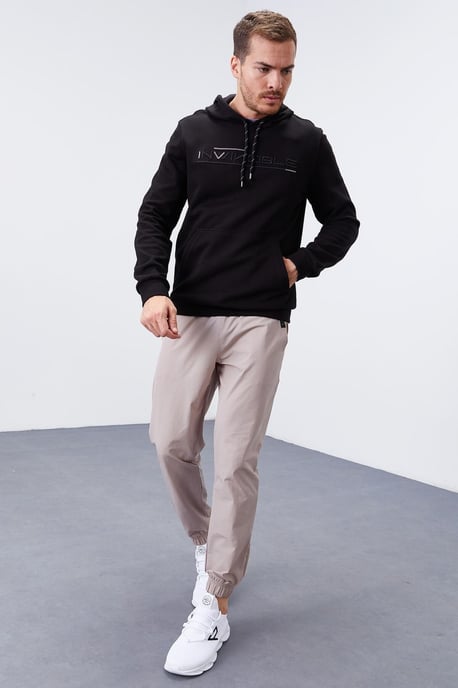 Herrenbedruckter Kapuzenpullover mit Tasche - Image 4