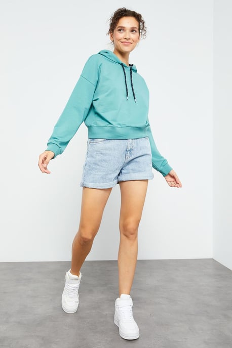 Lässiges Kapuzensweatshirt mit Bindegürtel - Image 5
