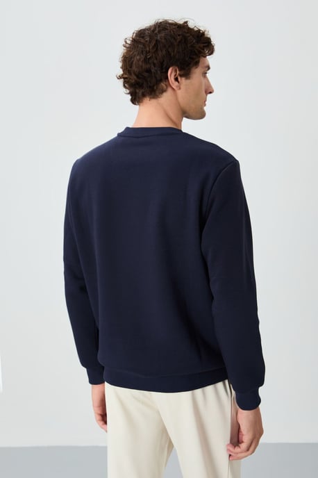 Herren Sweatshirt mit regulärer Passform und Rundhalsausschnitt - Image 5