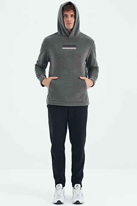 Herren Hoodie mit bedrucktem Logo - Image 4