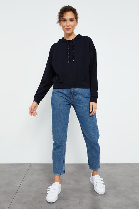 Lässiges Kapuzensweatshirt mit Bindeband-Detail - Image 2