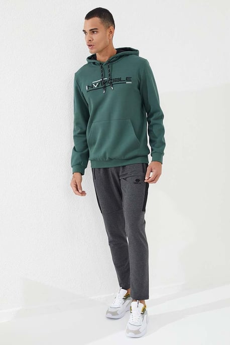 Herren bedruckter Kapuzenpullover mit Tasche - Image 2