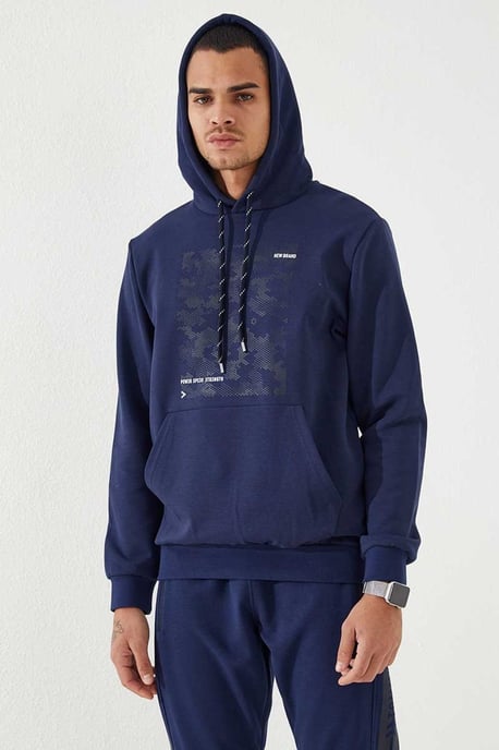 Herren Kapuzenpullover mit Camouflage-Druck - Image 5