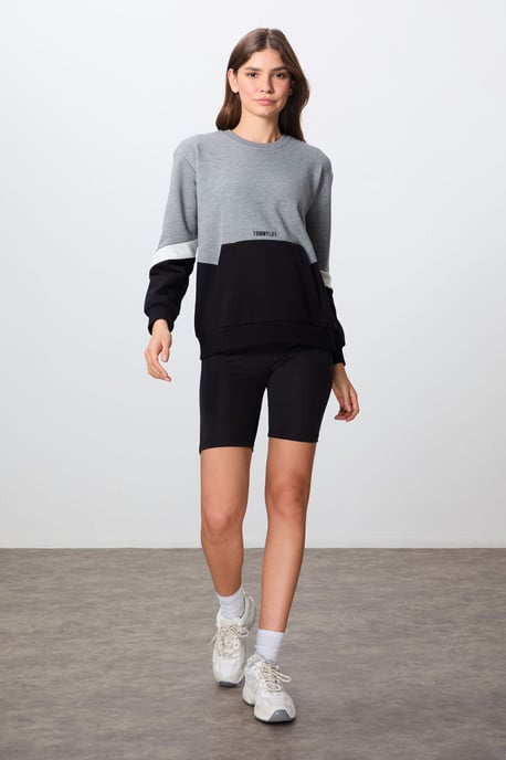 Übergroßes, farbblockiertes Sweatshirt mit Rundhalsausschnitt - Image 2